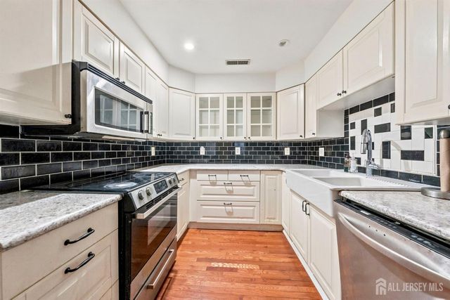 89 Tennyson Drive, Plainsboro, NJ 08536