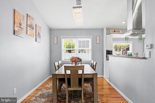 87 WOODVIEW DR, Old Bridge, NJ 08857