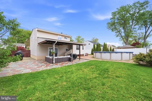 87 WOODVIEW DR, Old Bridge, NJ 08857
