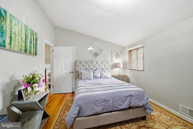 87 WOODVIEW DR, Old Bridge, NJ 08857