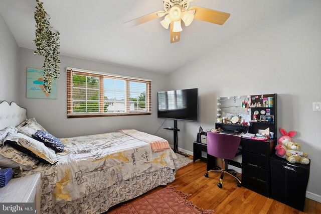 87 WOODVIEW DR, Old Bridge, NJ 08857