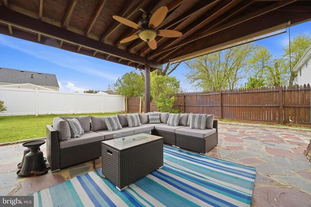 87 WOODVIEW DR, Old Bridge, NJ 08857