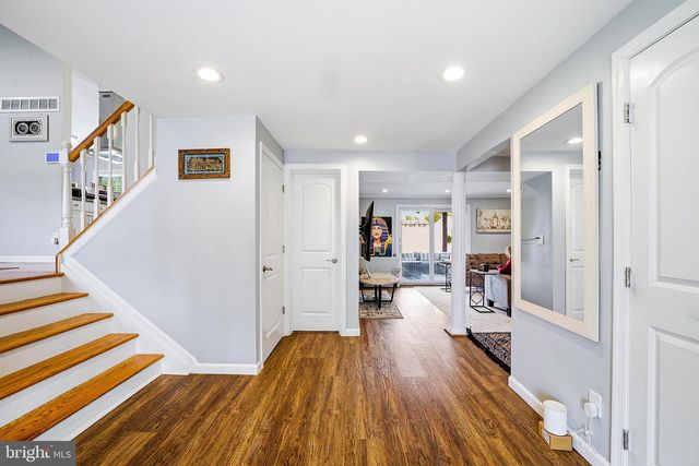 87 WOODVIEW DR, Old Bridge, NJ 08857