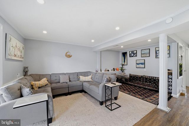 87 WOODVIEW DR, Old Bridge, NJ 08857