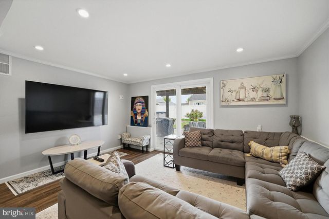 87 WOODVIEW DR, Old Bridge, NJ 08857