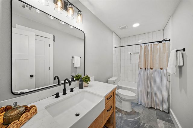 8120 N Coffelt Cemetery Road, Bentonville, AR 72713