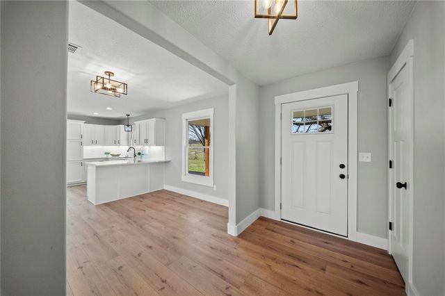 8120 N Coffelt Cemetery Road, Bentonville, AR 72713