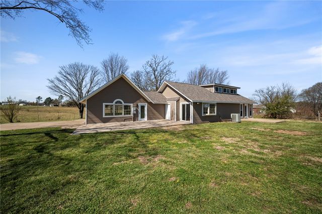 8120 N Coffelt Cemetery Road, Bentonville, AR 72713