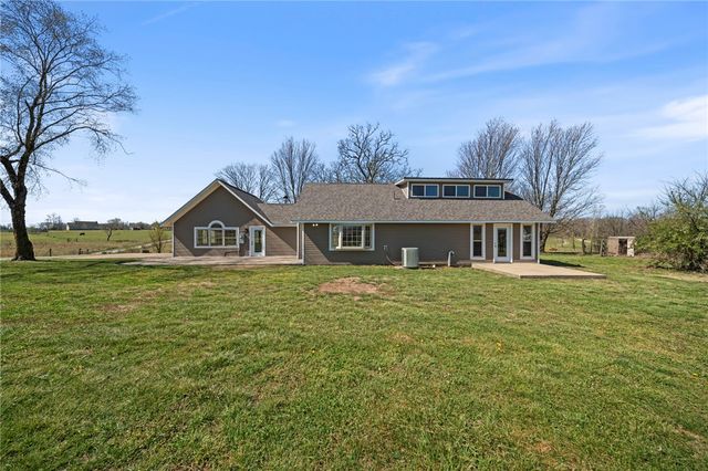 8120 N Coffelt Cemetery Road, Bentonville, AR 72713