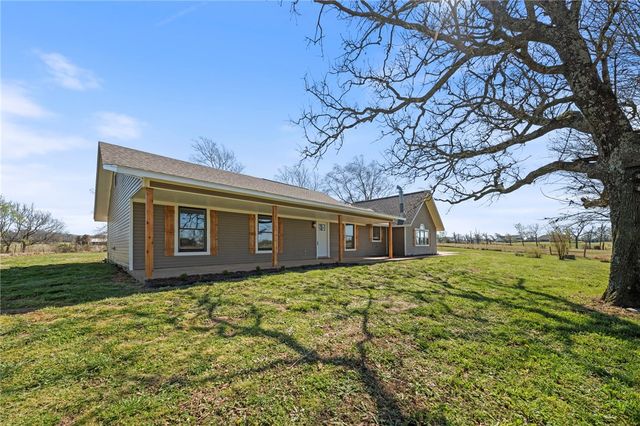 8120 N Coffelt Cemetery Road, Bentonville, AR 72713