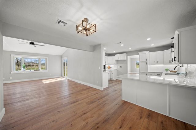 8120 N Coffelt Cemetery Road, Bentonville, AR 72713