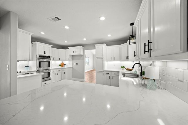 8120 N Coffelt Cemetery Road, Bentonville, AR 72713