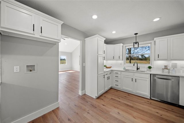 8120 N Coffelt Cemetery Road, Bentonville, AR 72713