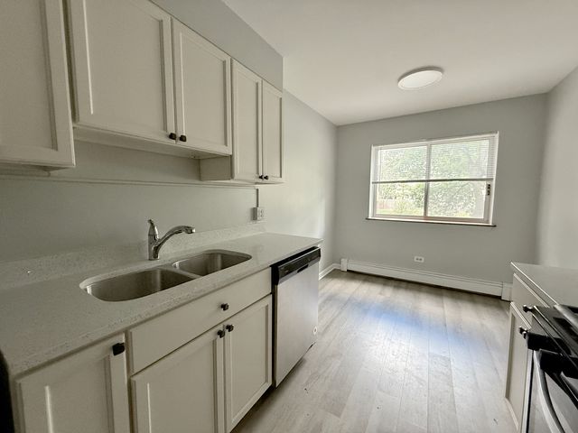 1331 S Finley Road 205, Lombard, IL 60148