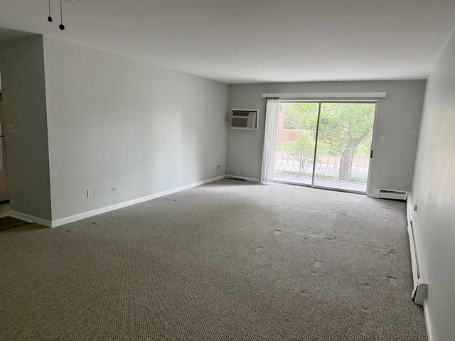 1331 S Finley Road 205, Lombard, IL 60148