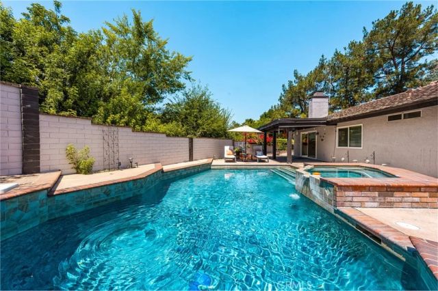 1520 E Newcrest Drive, West Covina, CA 91792