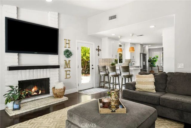 1520 E Newcrest Drive, West Covina, CA 91792