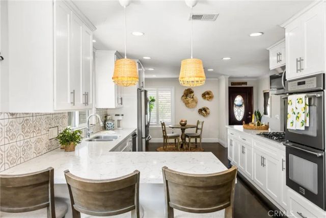 1520 E Newcrest Drive, West Covina, CA 91792