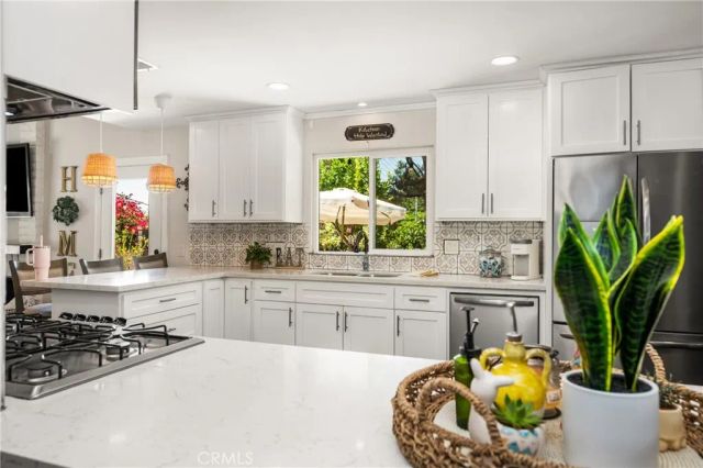 1520 E Newcrest Drive, West Covina, CA 91792