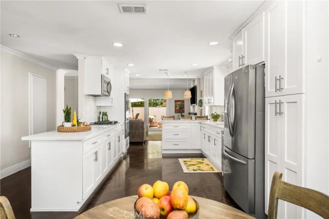 1520 E Newcrest Drive, West Covina, CA 91792