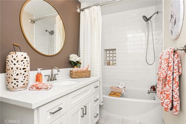 1520 E Newcrest Drive, West Covina, CA 91792