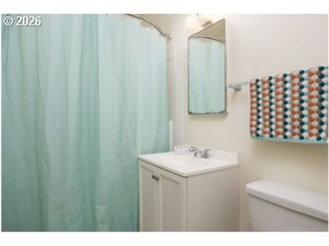 1800 Se STARK St Se, Portland, OR 97214