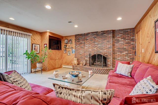 21 Marlin Avenue E, Edison, NJ 08820