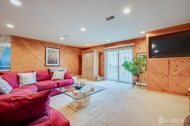 21 Marlin Avenue E, Edison, NJ 08820