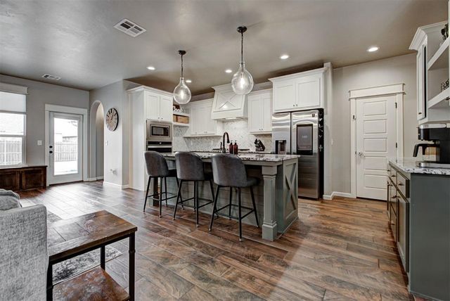 11017 NW 20TH Street, Yukon, OK 73099