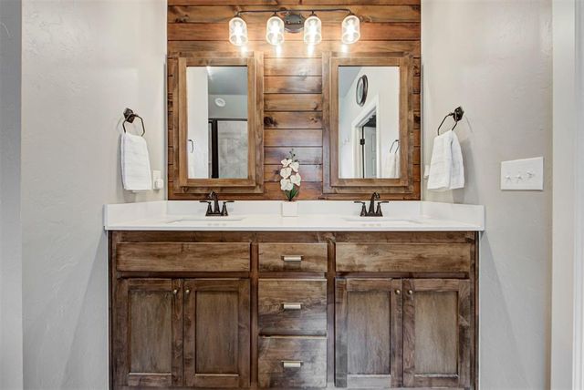 11017 NW 20TH Street, Yukon, OK 73099