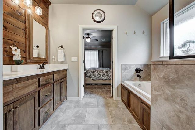 11017 NW 20TH Street, Yukon, OK 73099