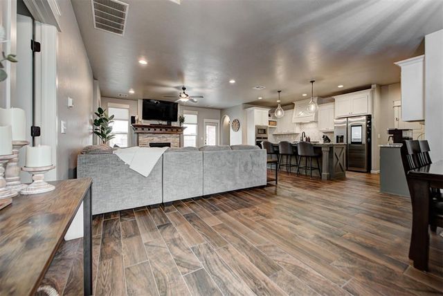 11017 NW 20TH Street, Yukon, OK 73099