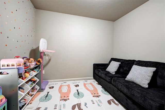 11017 NW 20TH Street, Yukon, OK 73099