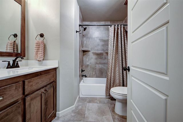 11017 NW 20TH Street, Yukon, OK 73099