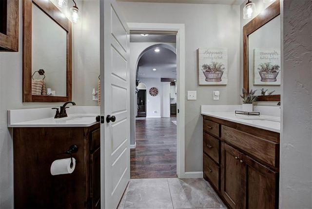 11017 NW 20TH Street, Yukon, OK 73099