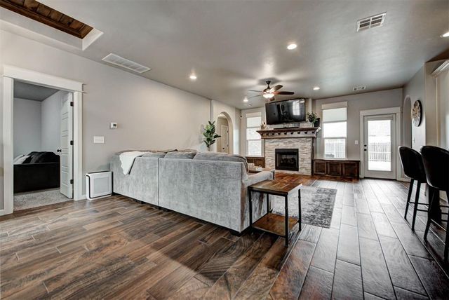 11017 NW 20TH Street, Yukon, OK 73099