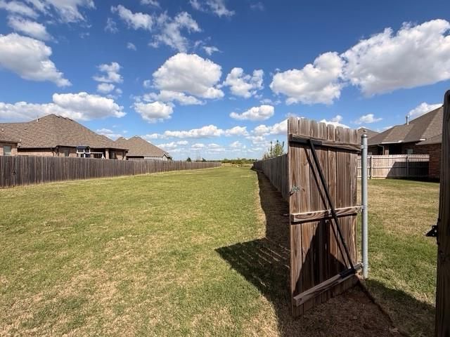 11017 NW 20TH Street, Yukon, OK 73099