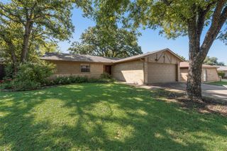 2620 Colleen Drive, Arlington, TX 76016