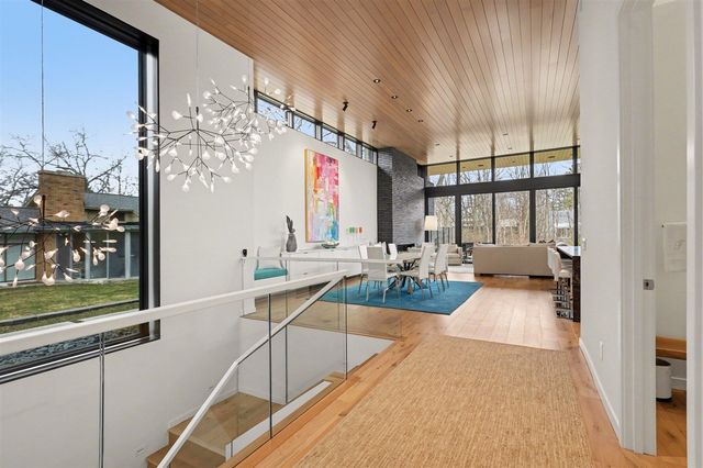 102 Mercer Drive, Grand Rapids, MI 49506