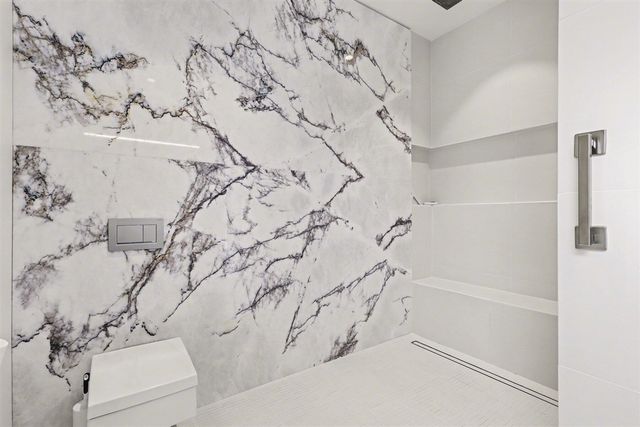 102 Mercer Drive, Grand Rapids, MI 49506