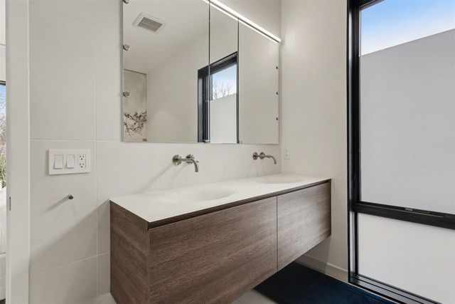 102 Mercer Drive, Grand Rapids, MI 49506