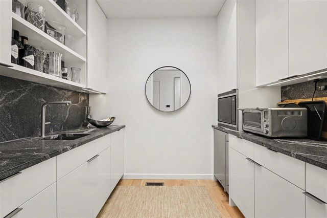 102 Mercer Drive, Grand Rapids, MI 49506