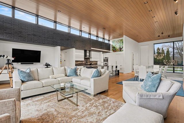 102 Mercer Drive, Grand Rapids, MI 49506