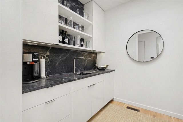 102 Mercer Drive, Grand Rapids, MI 49506