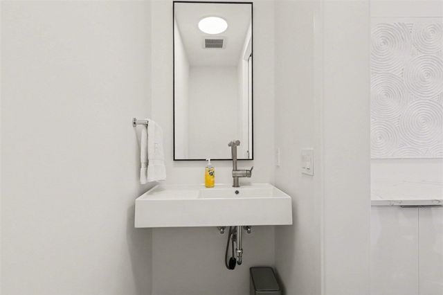 102 Mercer Drive, Grand Rapids, MI 49506