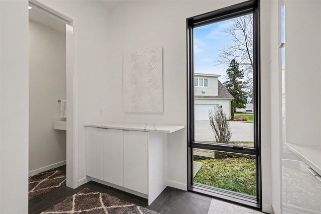 102 Mercer Drive, Grand Rapids, MI 49506