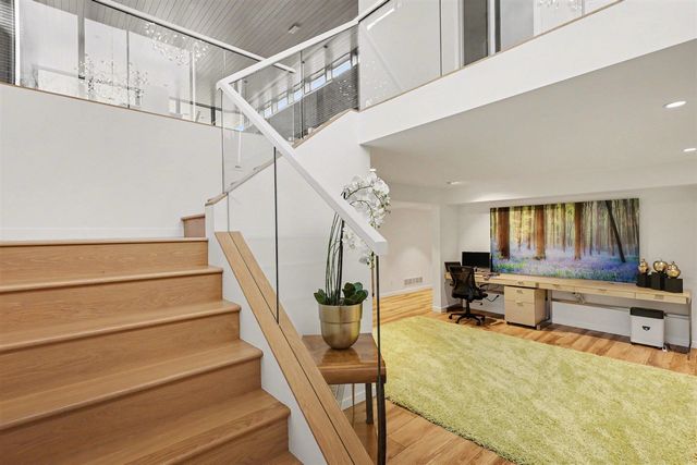 102 Mercer Drive, Grand Rapids, MI 49506