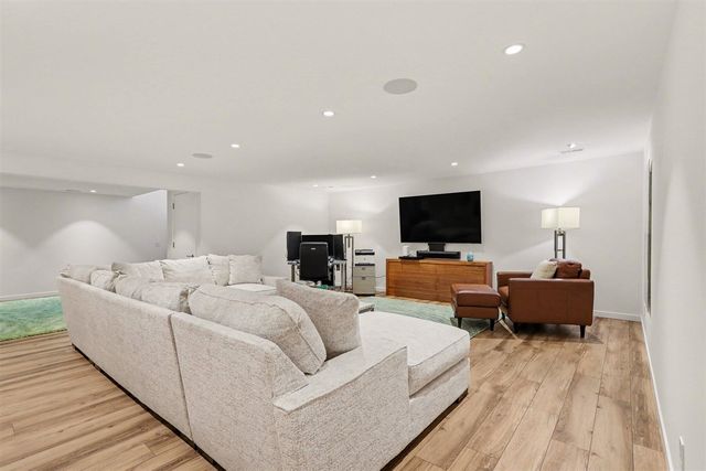 102 Mercer Drive, Grand Rapids, MI 49506