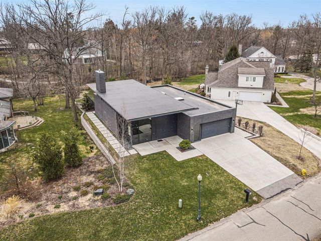 102 Mercer Drive, Grand Rapids, MI 49506