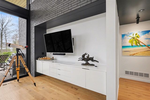 102 Mercer Drive, Grand Rapids, MI 49506